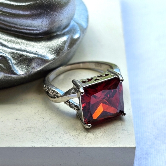Designer Sterling Silver 925 Clear and Red CZ Cocktail Ring Size 8.75 - Picture 1 of 7